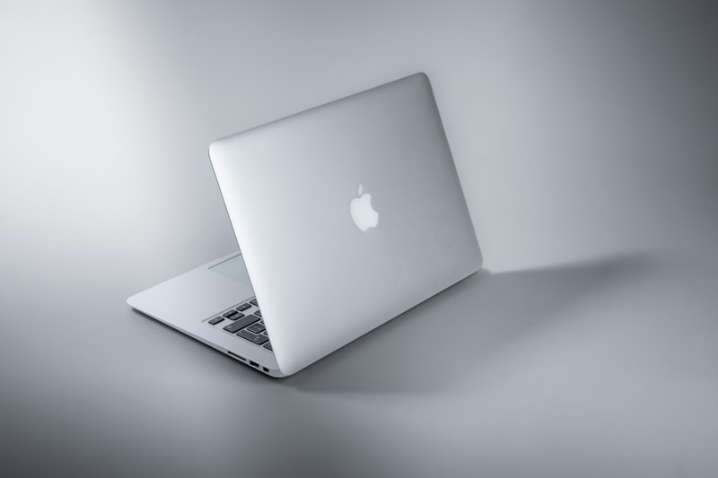 Apple MacBook Air 13" M1 Chip 8GB 256GB (Used)